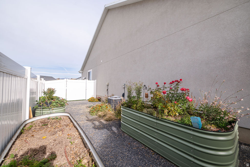 589 E GREEN SPRINGS WAY South Weber, UT 84405