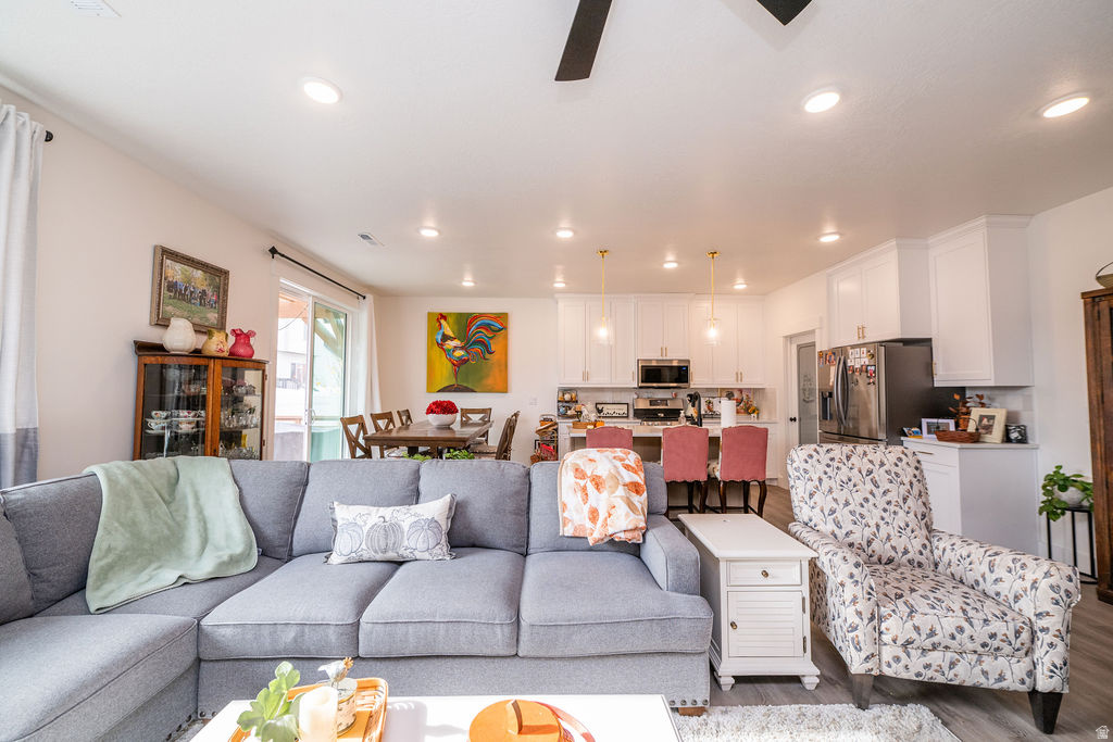 589 E GREEN SPRINGS WAY South Weber, UT 84405