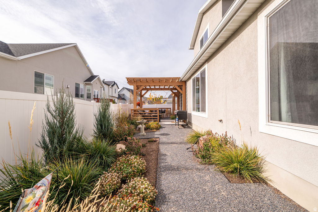 589 E GREEN SPRINGS WAY South Weber, UT 84405