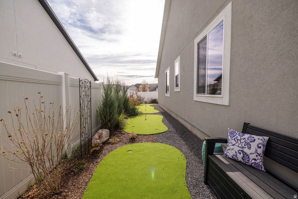 589 E GREEN SPRINGS WAY South Weber, UT 84405