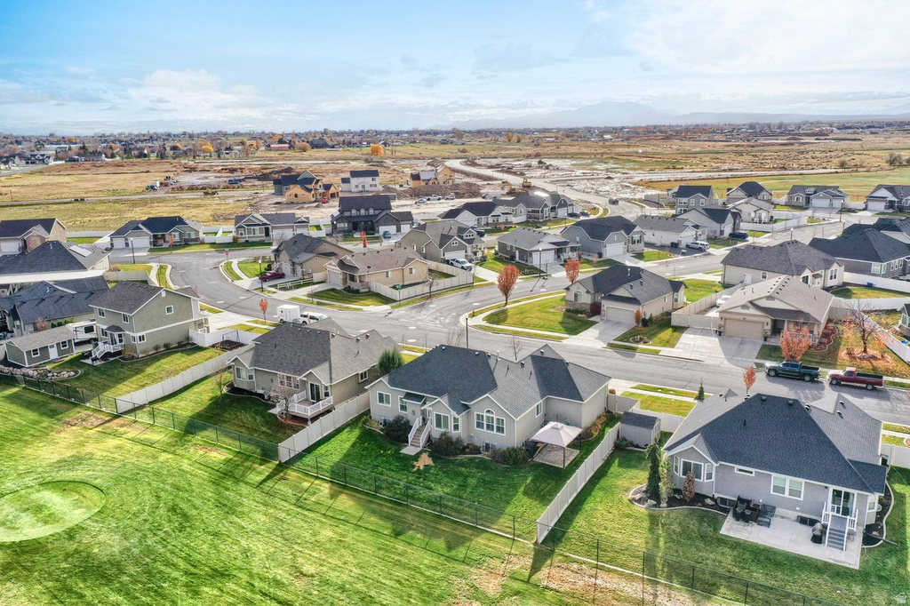 2444 N HOODED CRANE CIR #11 Clinton, UT 84015