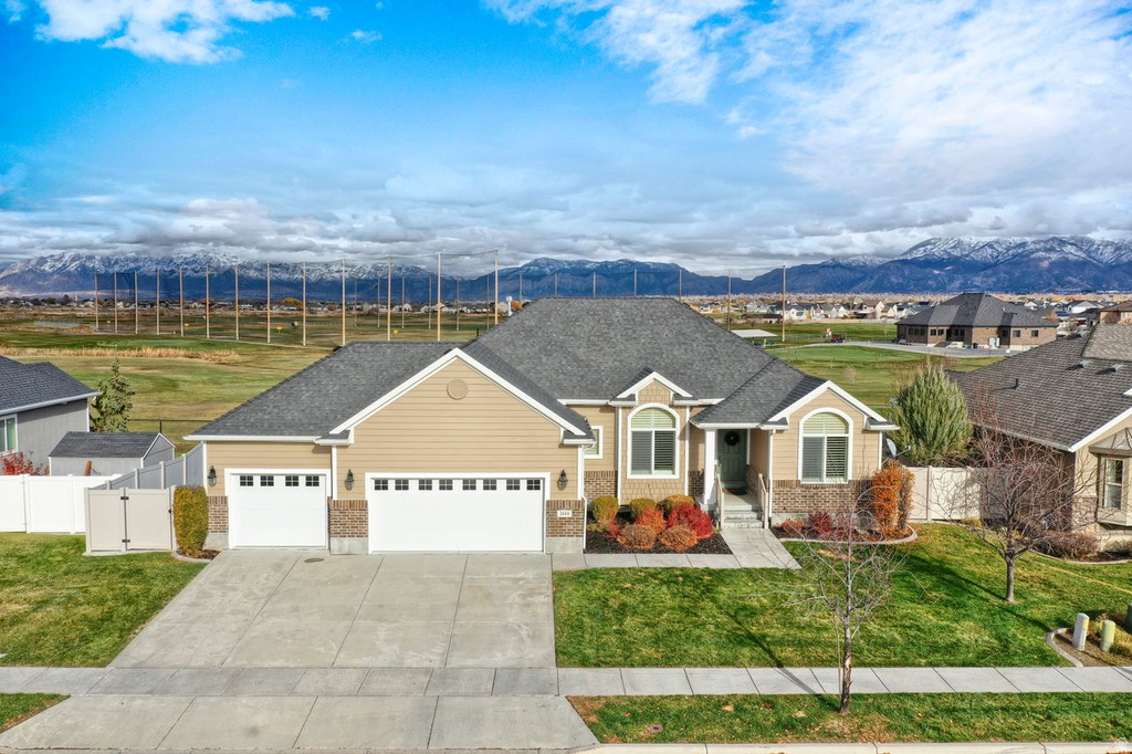 2444 N Hooded Crane Cir #11
