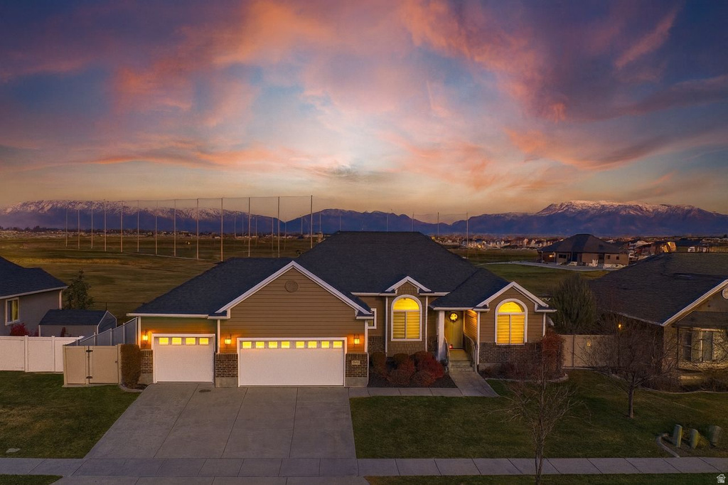 2444 N HOODED CRANE CIR #11 Clinton, UT 84015