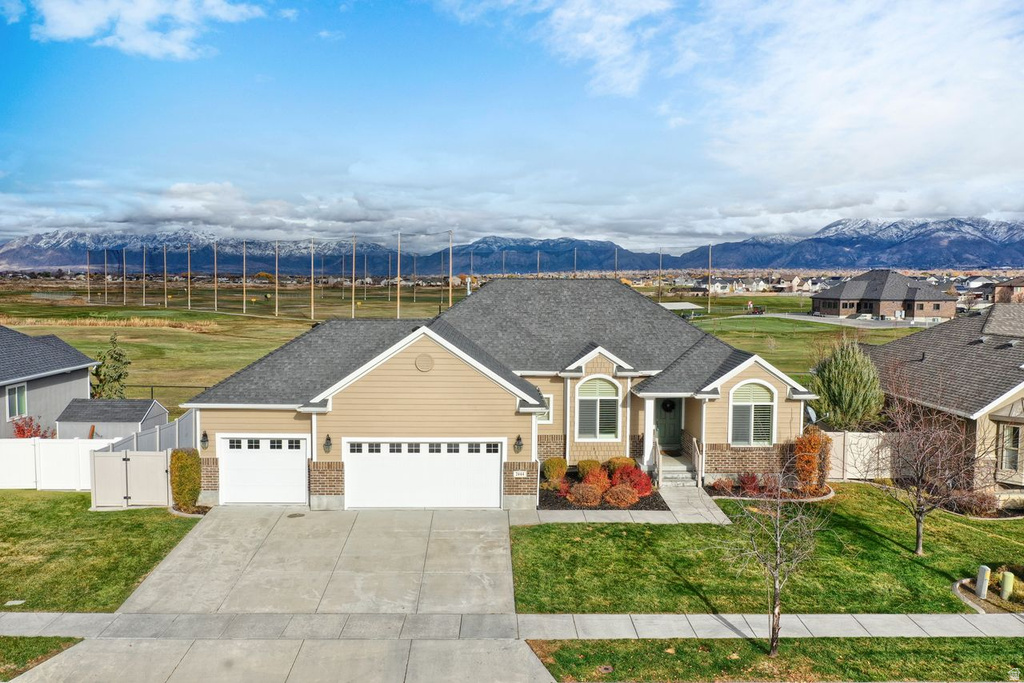 2444 N HOODED CRANE CIR #11 Clinton, UT 84015