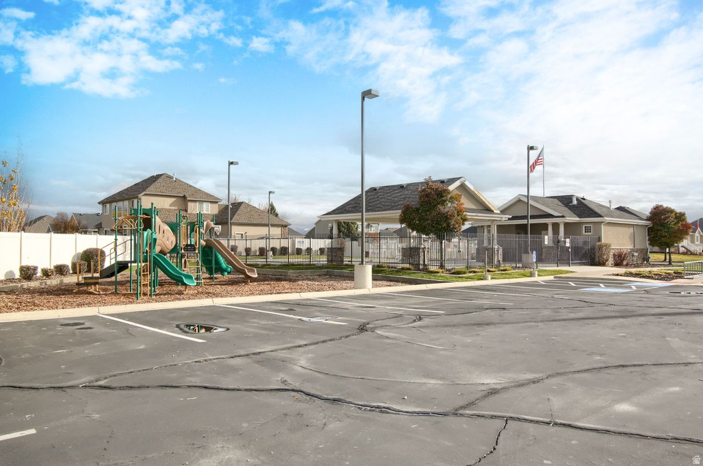 2444 N HOODED CRANE CIR #11 Clinton, UT 84015