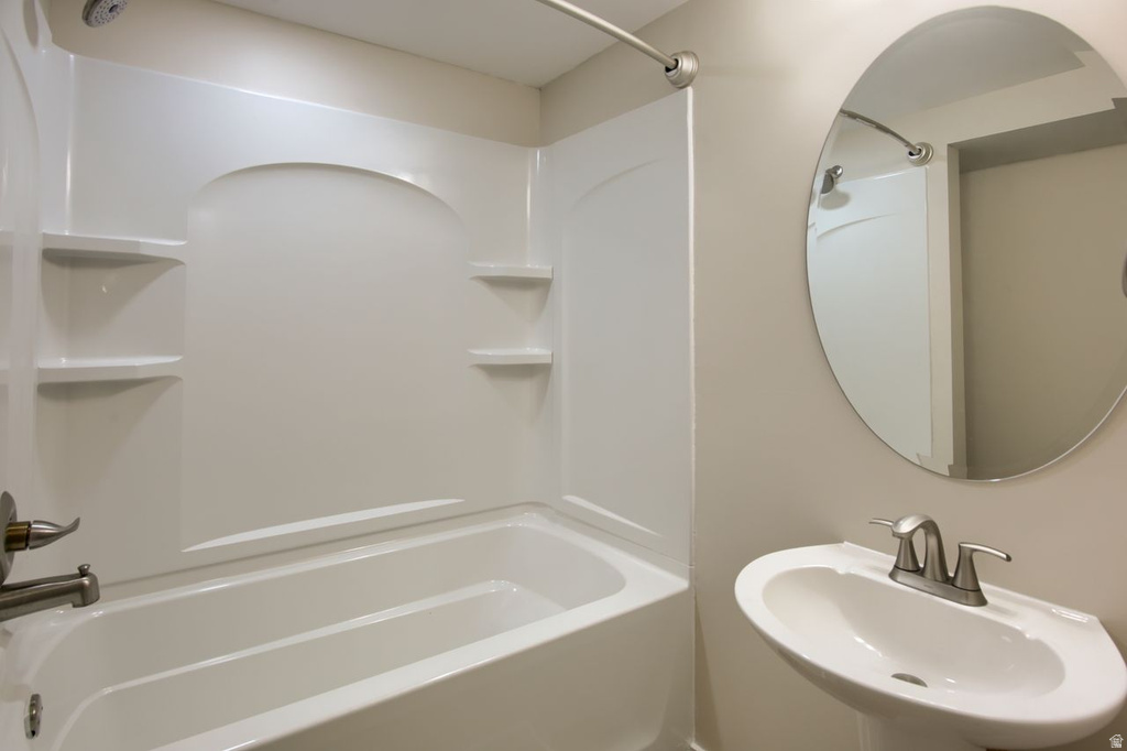 2444 N HOODED CRANE CIR #11 Clinton, UT 84015