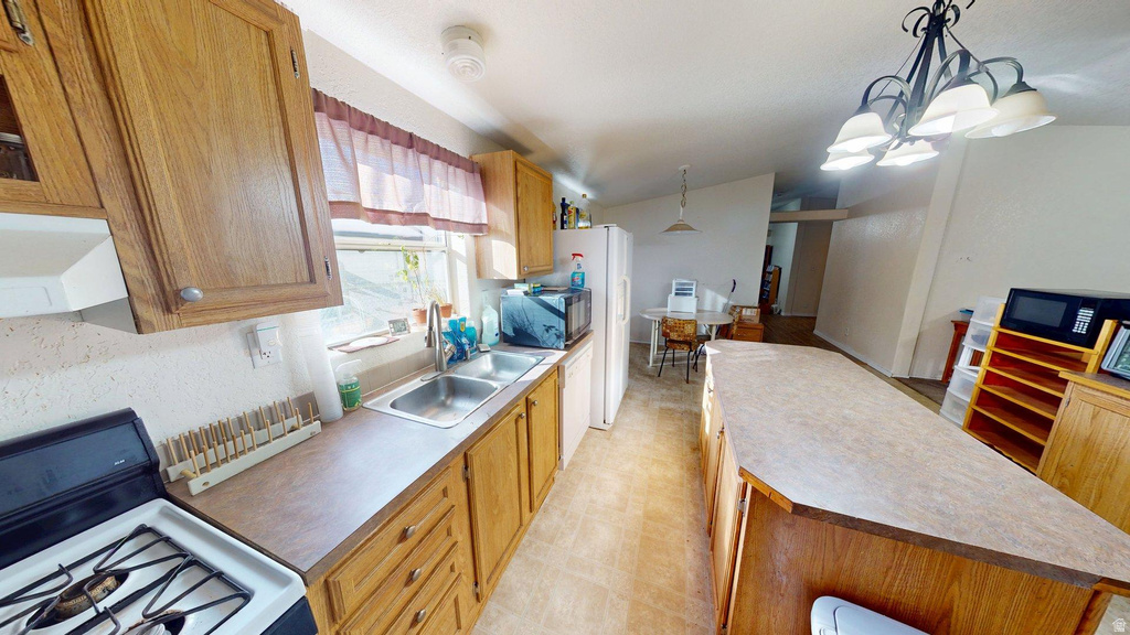 57 AERO AVE Page, AZ 86040