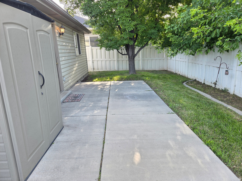 1118 W AUTUMN LEAF LN Taylorsville, UT 84123