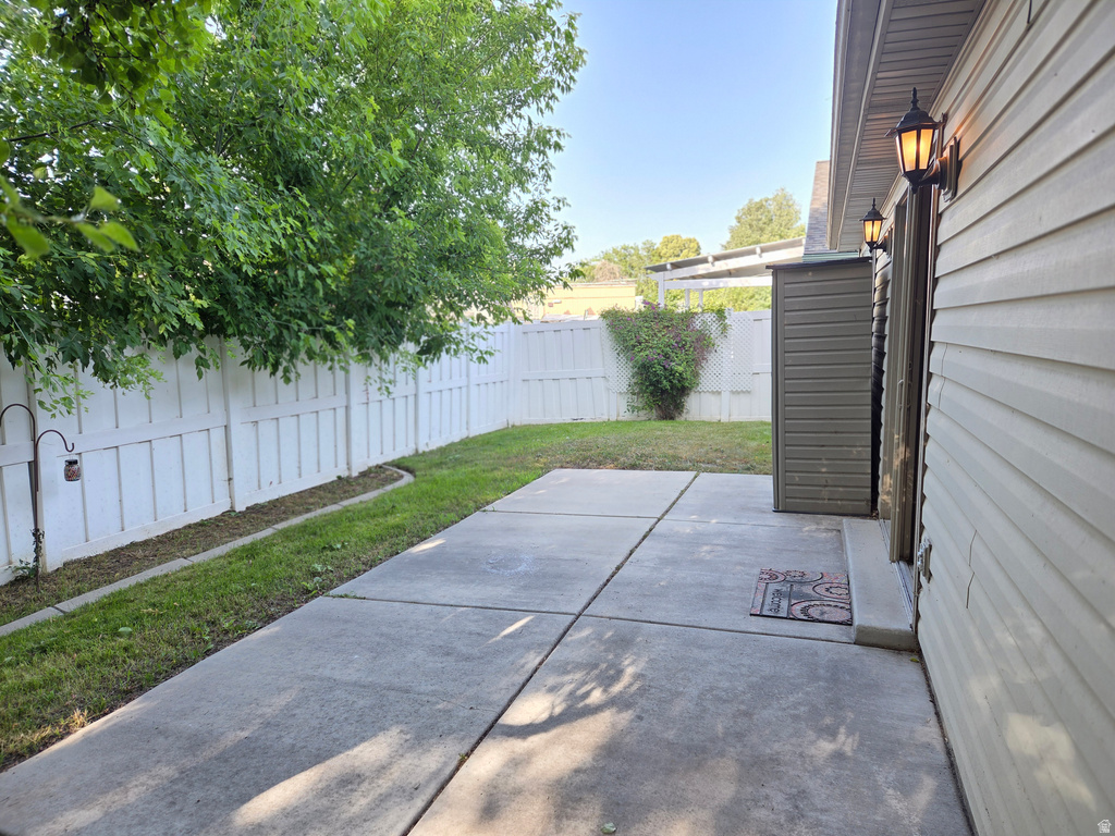 1118 W AUTUMN LEAF LN Taylorsville, UT 84123