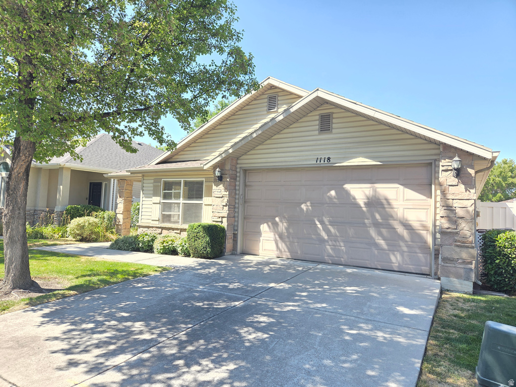 1118 W AUTUMN LEAF LN Taylorsville, UT 84123