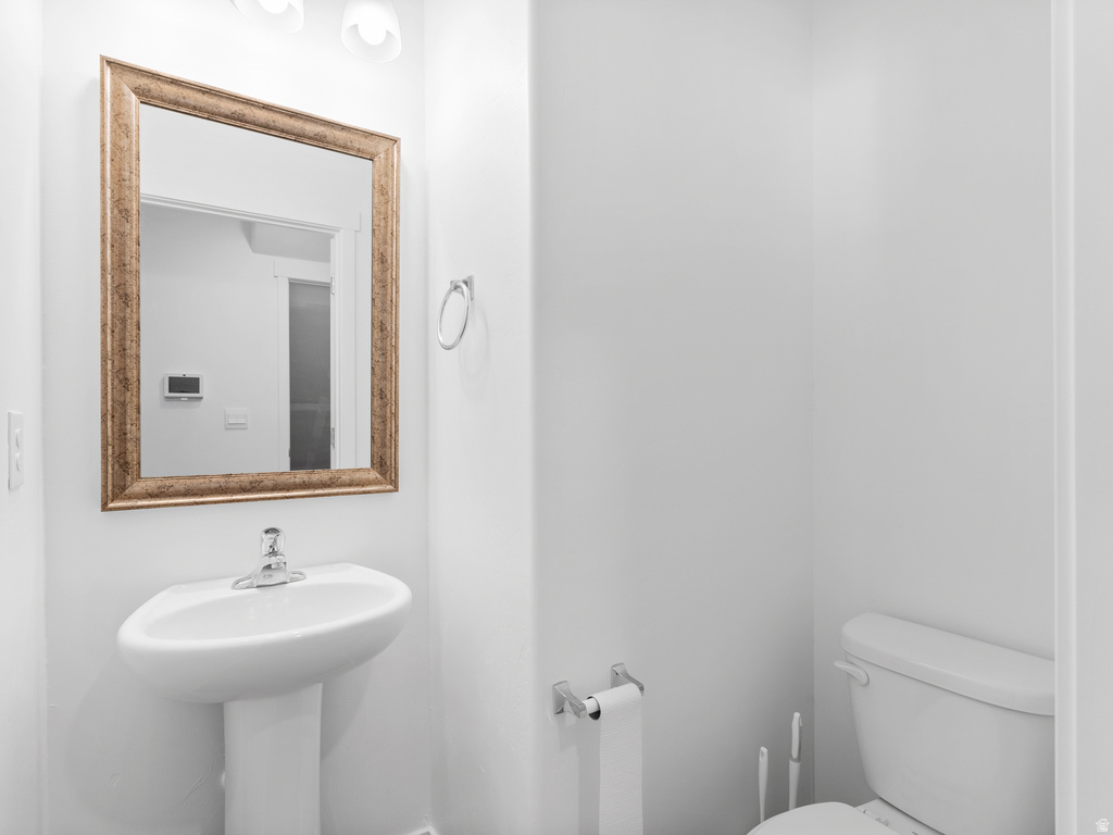 8552 W BOWIE DR Magna, UT 84044