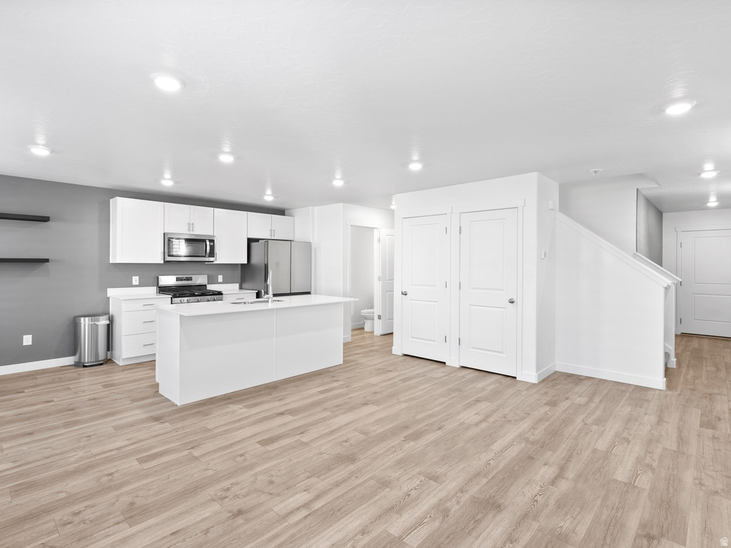 8552 W BOWIE DR Magna, UT 84044