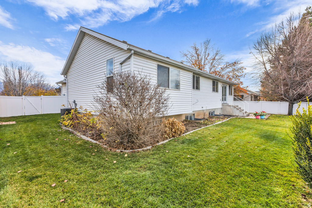 1445 N 2925 W Layton, UT 84041