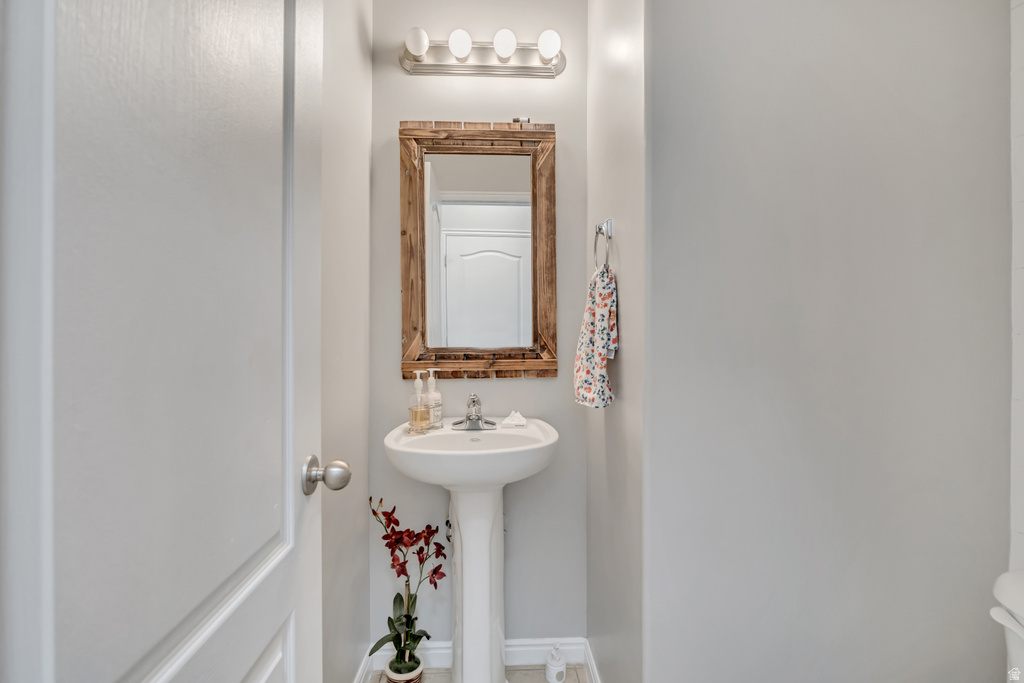 1066 N BELLINGHAM CT North Salt Lake, UT 84054