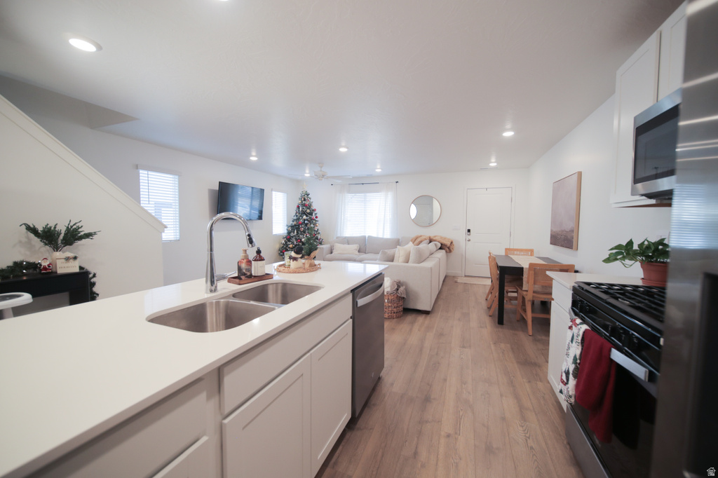 1737 S DEVILS GARDEN LN Washington, UT 84780