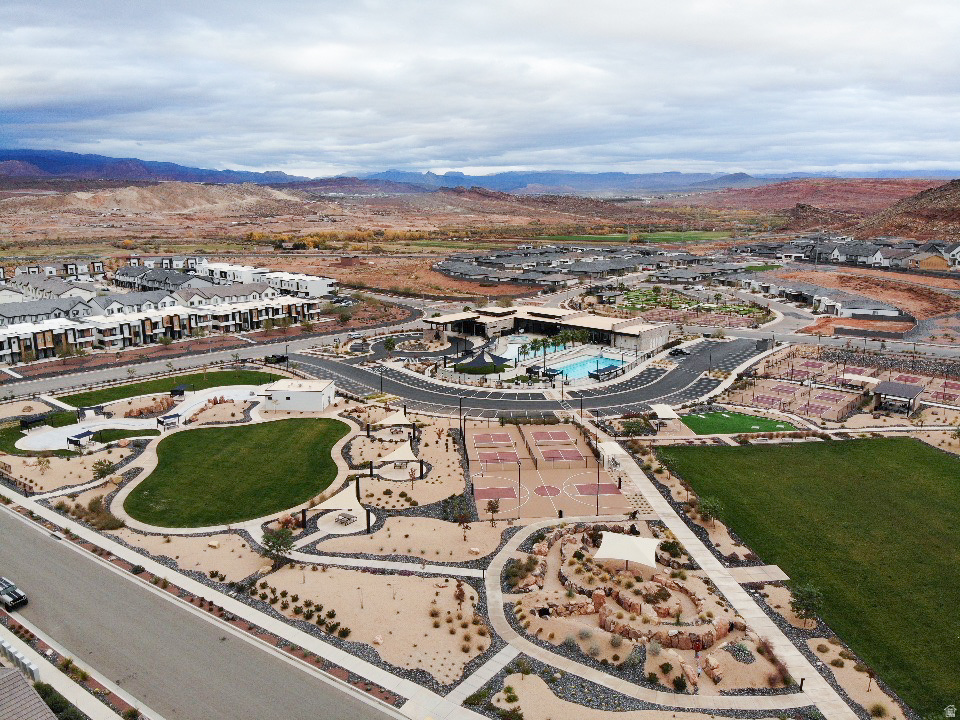 1737 S DEVILS GARDEN LN Washington, UT 84780