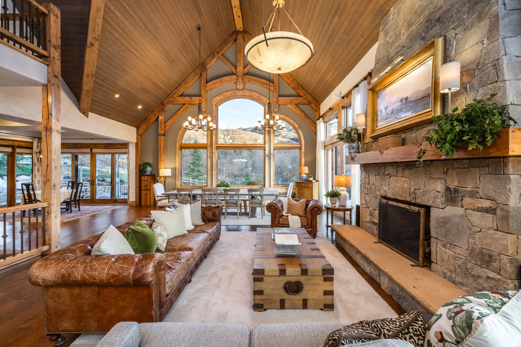 2091 WINDSOR PARK CIR Bountiful, UT 84010