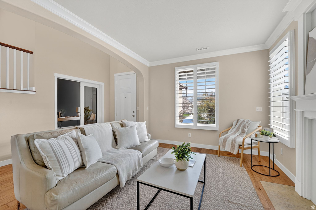 925 ELIZABETH DR North Salt Lake, UT 84054