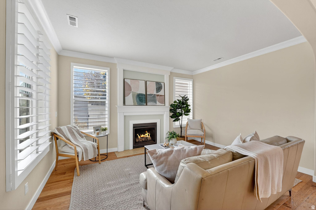 925 ELIZABETH DR North Salt Lake, UT 84054