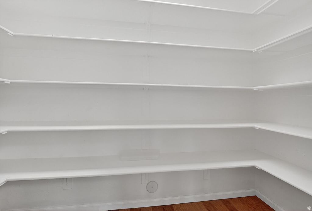 925 ELIZABETH DR North Salt Lake, UT 84054