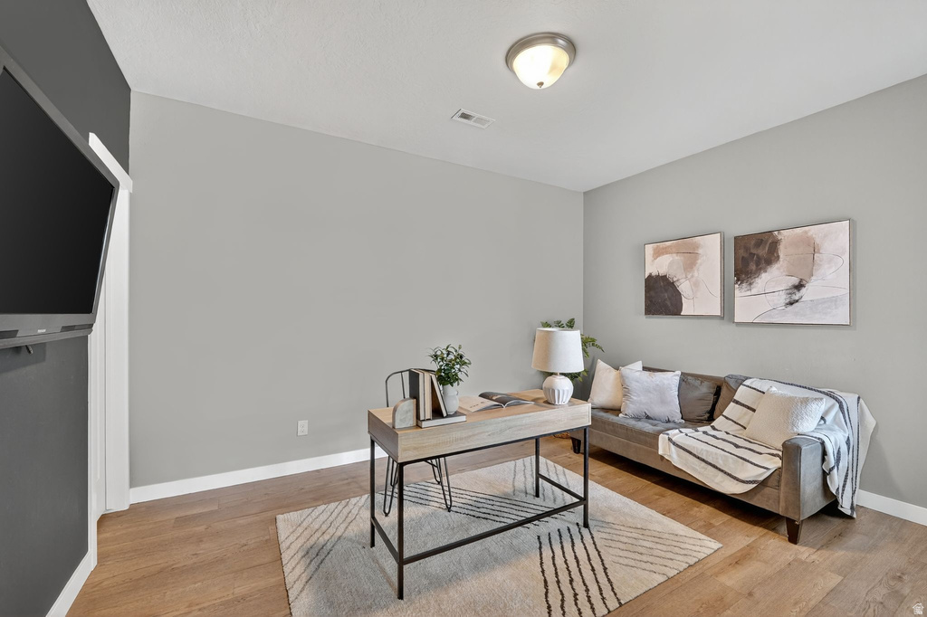 925 ELIZABETH DR North Salt Lake, UT 84054