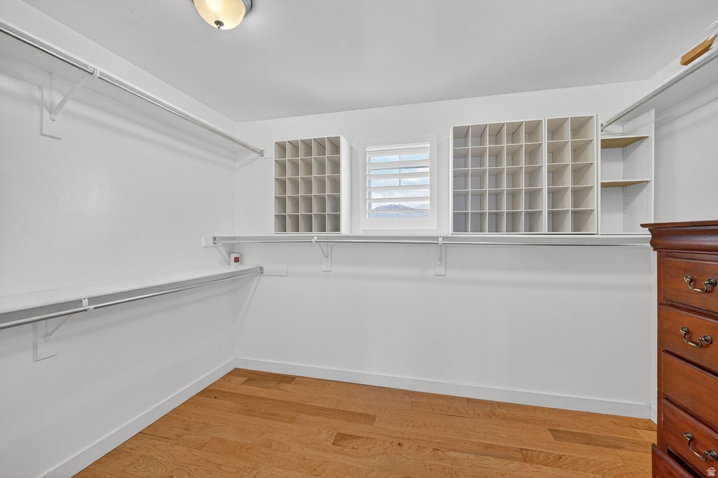 925 ELIZABETH DR North Salt Lake, UT 84054