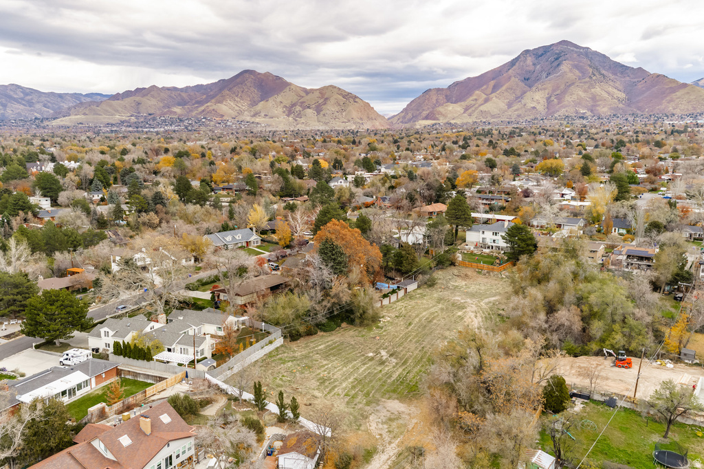 1763 E HONEY HOLLOW LN Millcreek, UT 84106