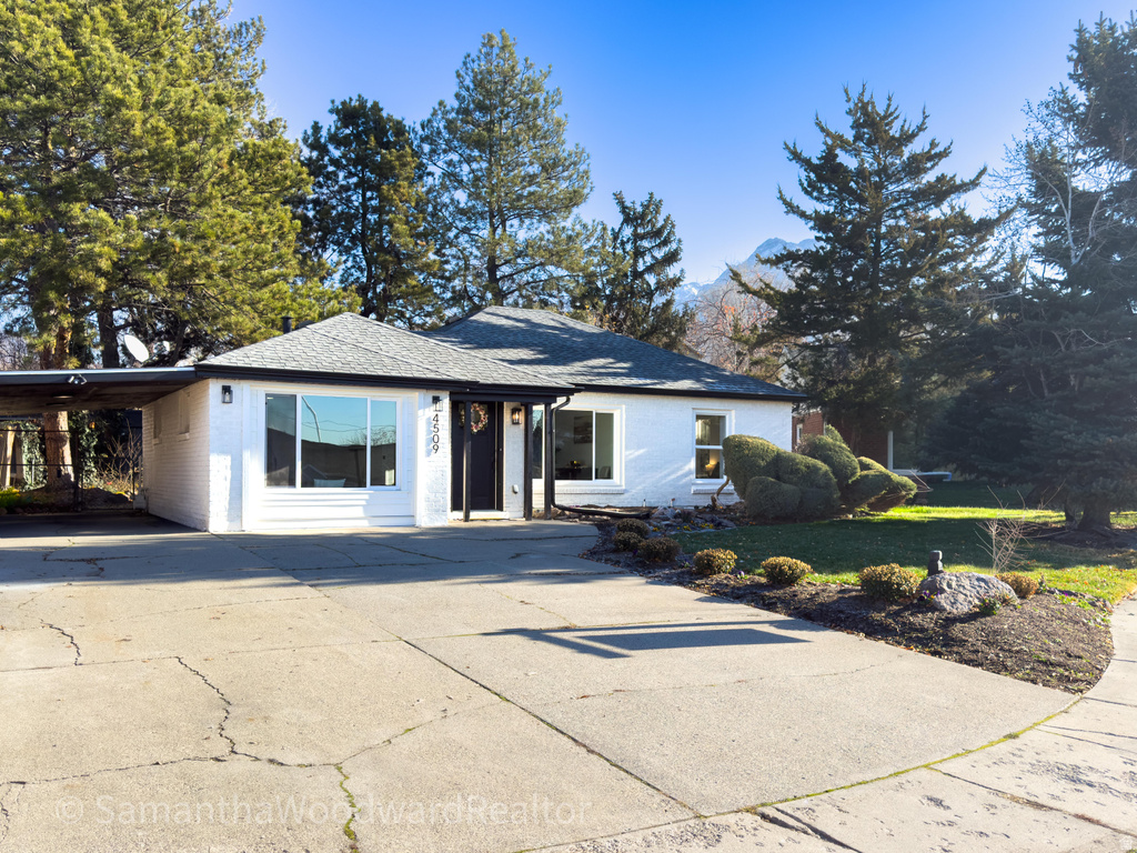 4509 S HOLLADAY CIR Salt Lake City, UT 84117