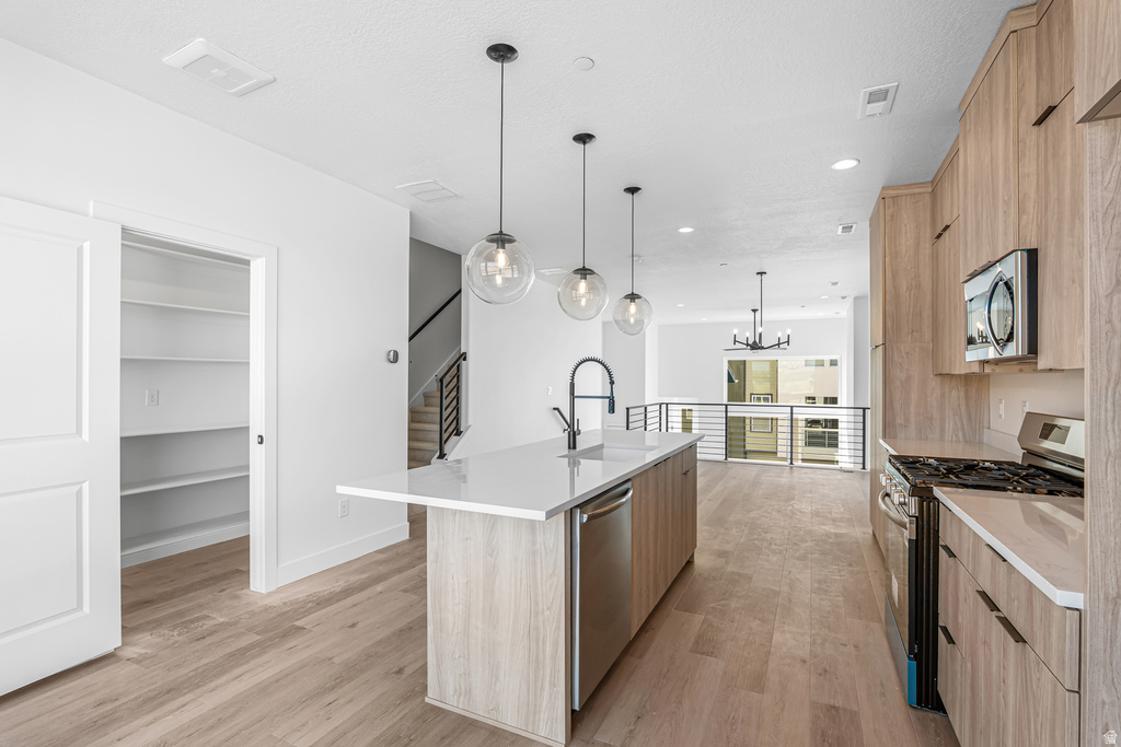 1493 W BURKE LN #101 Farmington, UT 84025