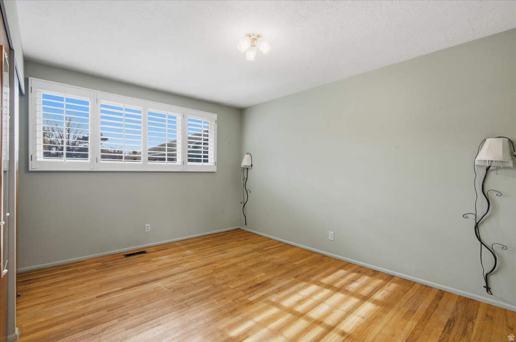 1583 MEADOWMOOR RD Holladay, UT 84117