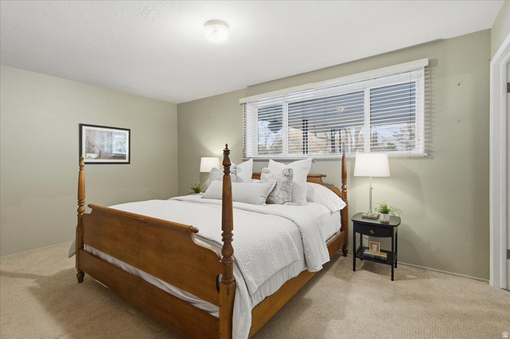 1583 MEADOWMOOR RD Holladay, UT 84117