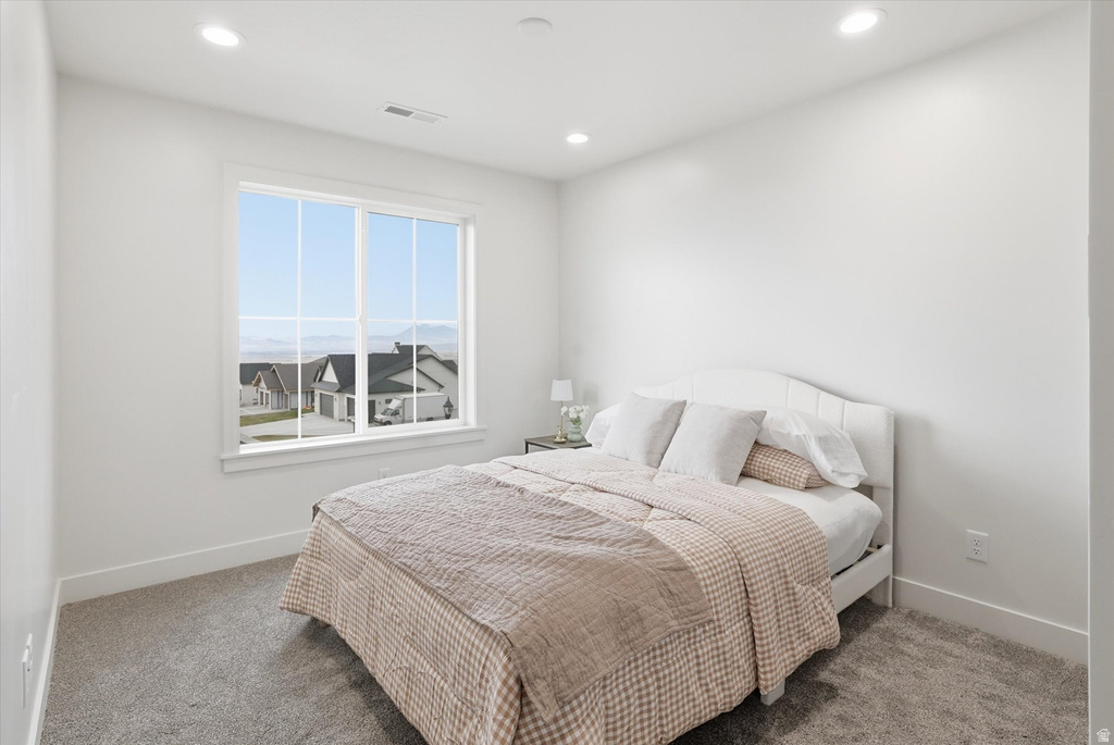 128 N 900 E Hyde Park, UT 84318