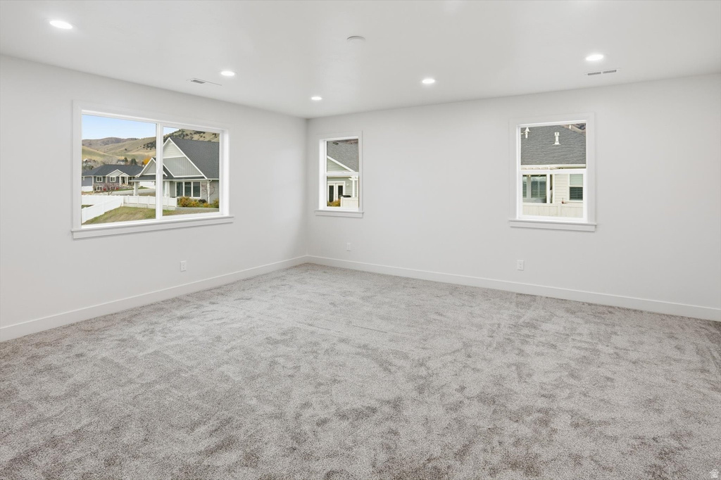 128 N 900 E Hyde Park, UT 84318