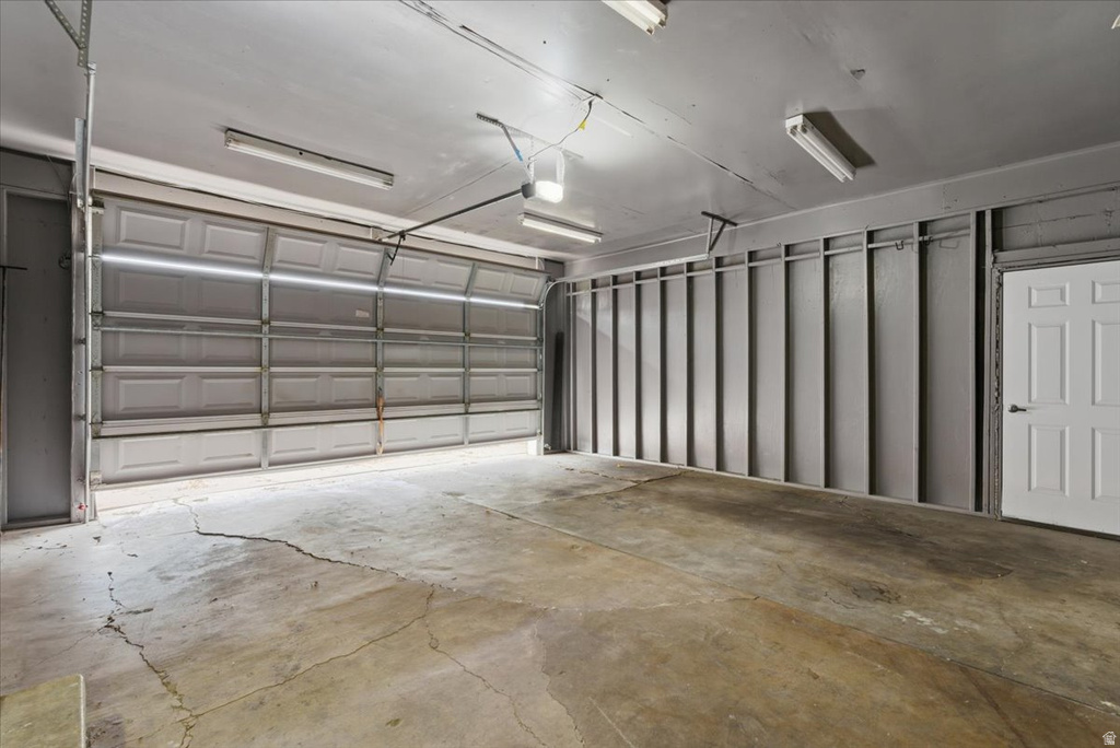 1096 N 300 W Layton, UT 84041