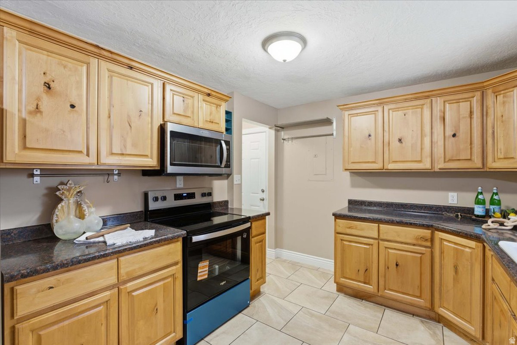 1096 N 300 W Layton, UT 84041