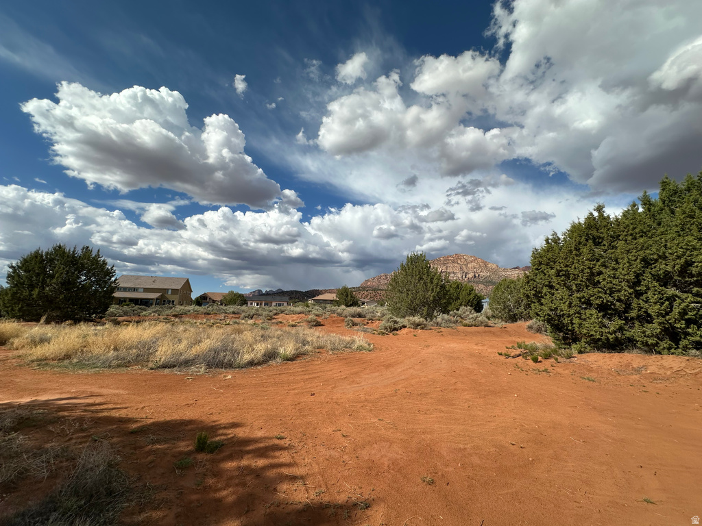 1186 E CACTUS DR Apple Valley, UT 84737