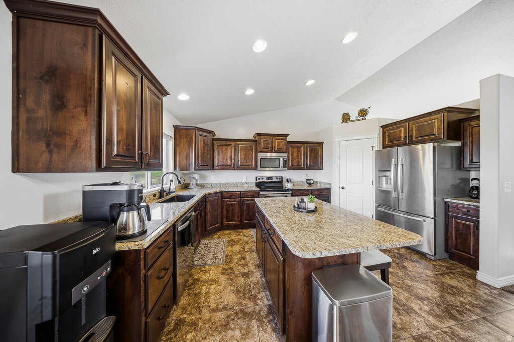 3478 W BROOKSHIRE DR Syracuse, UT 84075