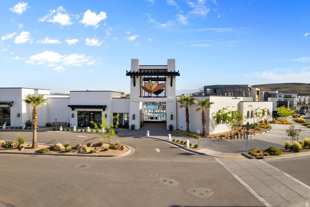 5599 S CARNELIAN PKWY #207 St George, UT 84790