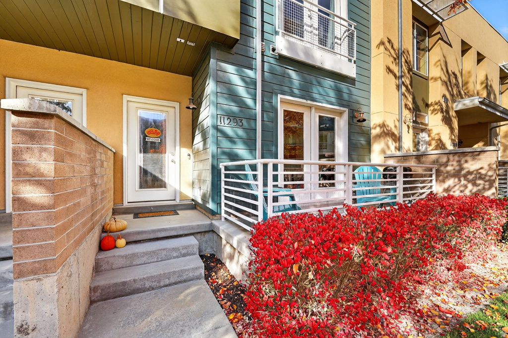 11293 S SWEET PEA LN South Jordan, UT 84095