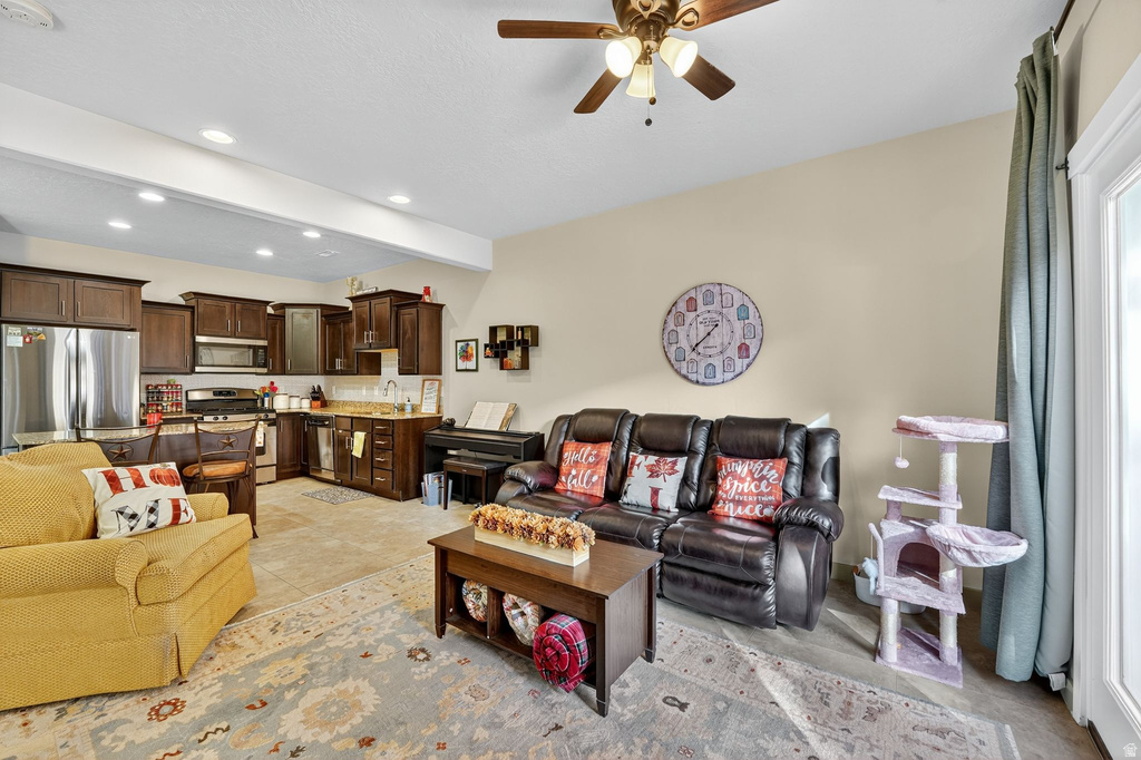 11293 S SWEET PEA LN South Jordan, UT 84095