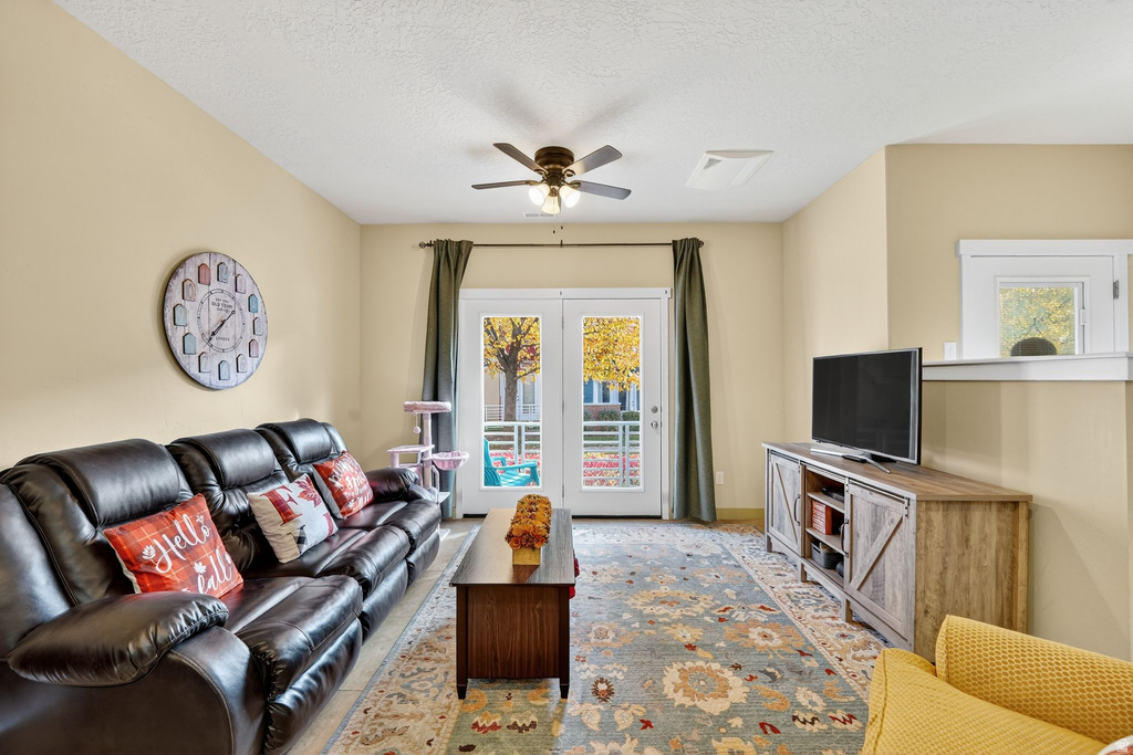 11293 S SWEET PEA LN South Jordan, UT 84095