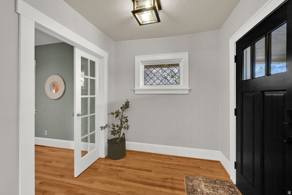 915 S PARK ROW ST Salt Lake City, UT 84105