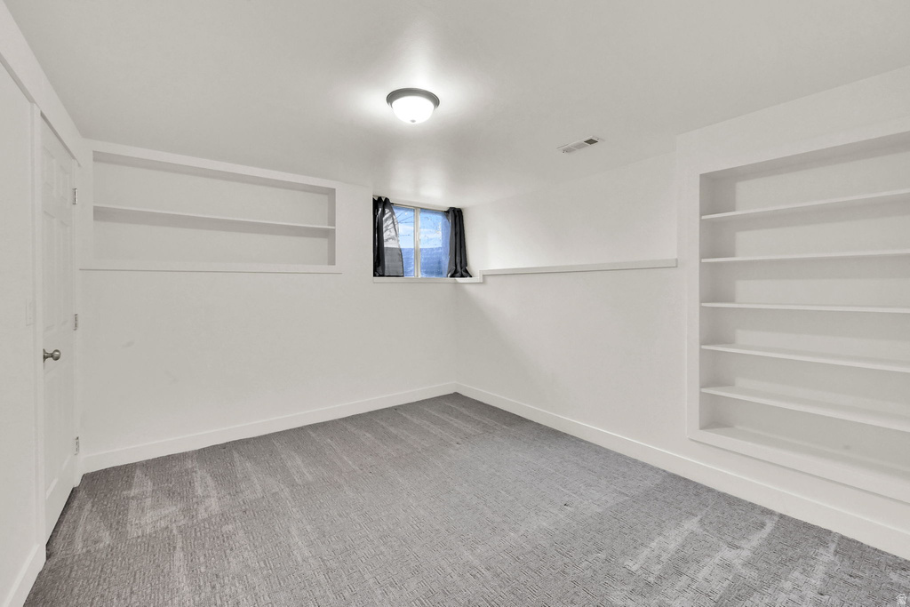 915 S PARK ROW ST Salt Lake City, UT 84105