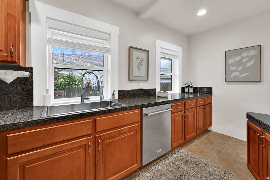 915 S PARK ROW ST Salt Lake City, UT 84105