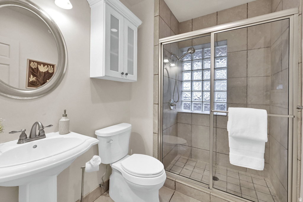 915 S PARK ROW ST Salt Lake City, UT 84105