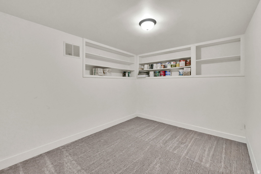 915 S PARK ROW ST Salt Lake City, UT 84105