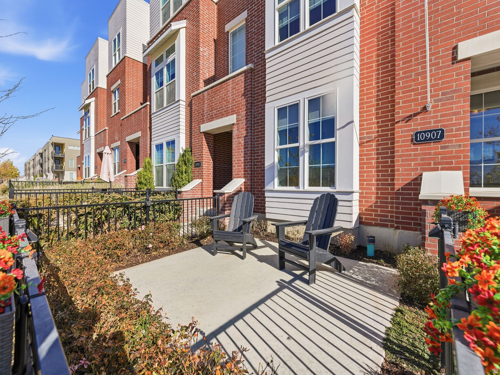 10907 S LAKE RUN RD South Jordan, UT 84009