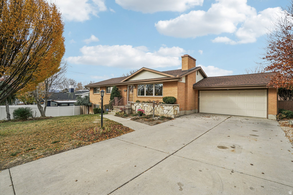 2805 E CHERRY BLOSSOM LN Holladay, UT 84117