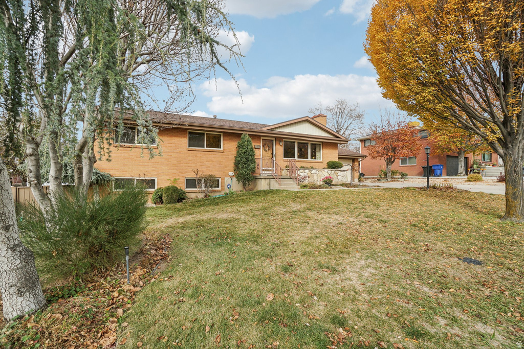 2805 E CHERRY BLOSSOM LN Holladay, UT 84117