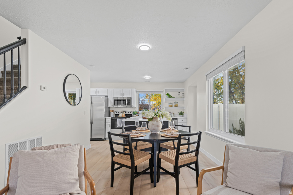 9332 S CHARTRES AVE Sandy, UT 84070